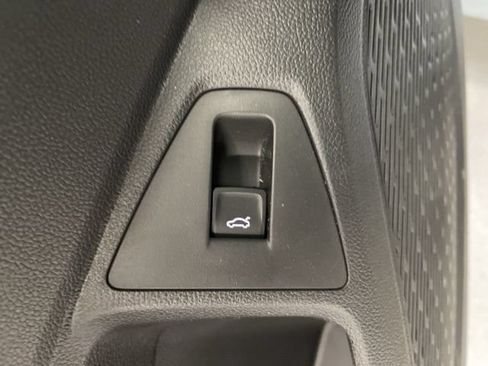 New 2026 Volkswagen Jetta SE FWD image 28