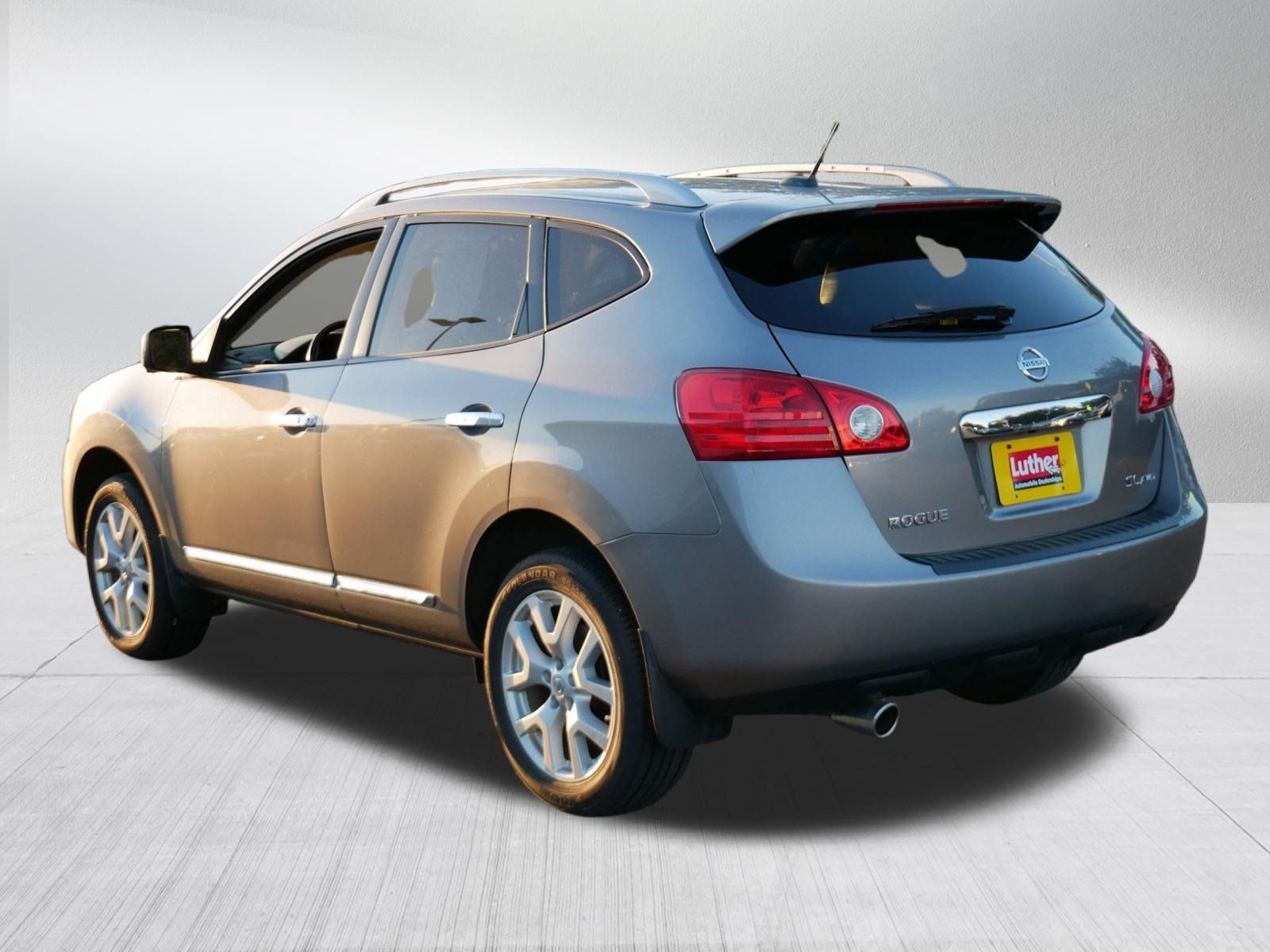 Used 2013 Nissan Rogue SL AWD/4WD image 4