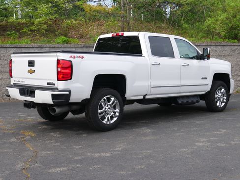 Certified 2019 Chevrolet Silverado 2500 High Country w/ Duramax Plus Package AWD/4WD image 8