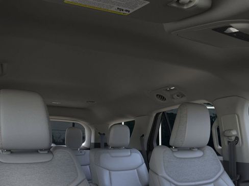 New 2025 Ford Explorer Active w/ Active Comfort Package image 22