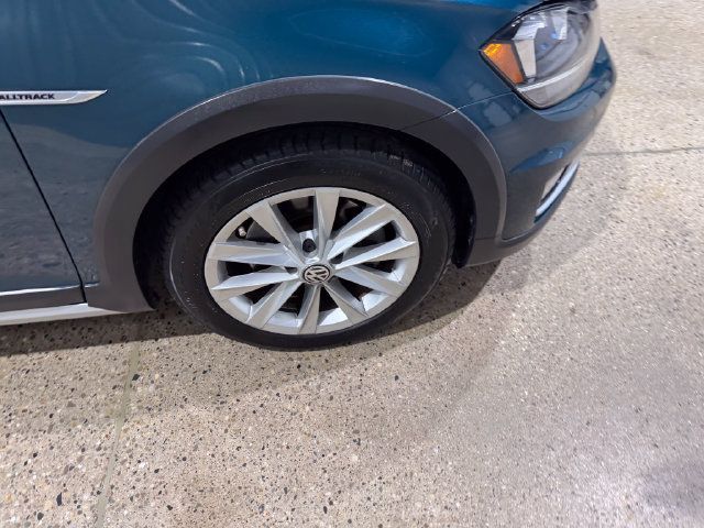 Used 2018 Volkswagen Golf Alltrack AWD/4WD image 31