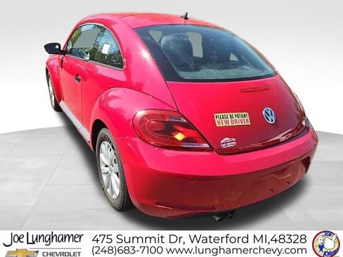 Used 2015 Volkswagen Beetle 1.8T Classic FWD image 4