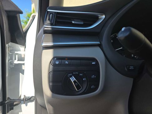 Used 2023 INFINITI QX50 Luxe FWD image 34