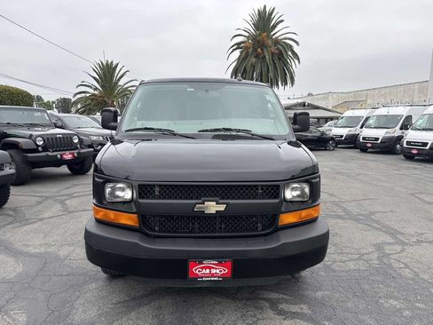 Used 2016 Chevrolet Express 2500 RWD image 3