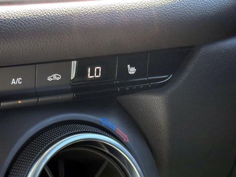 Used 2021 Chevrolet Blazer LT FWD image 26