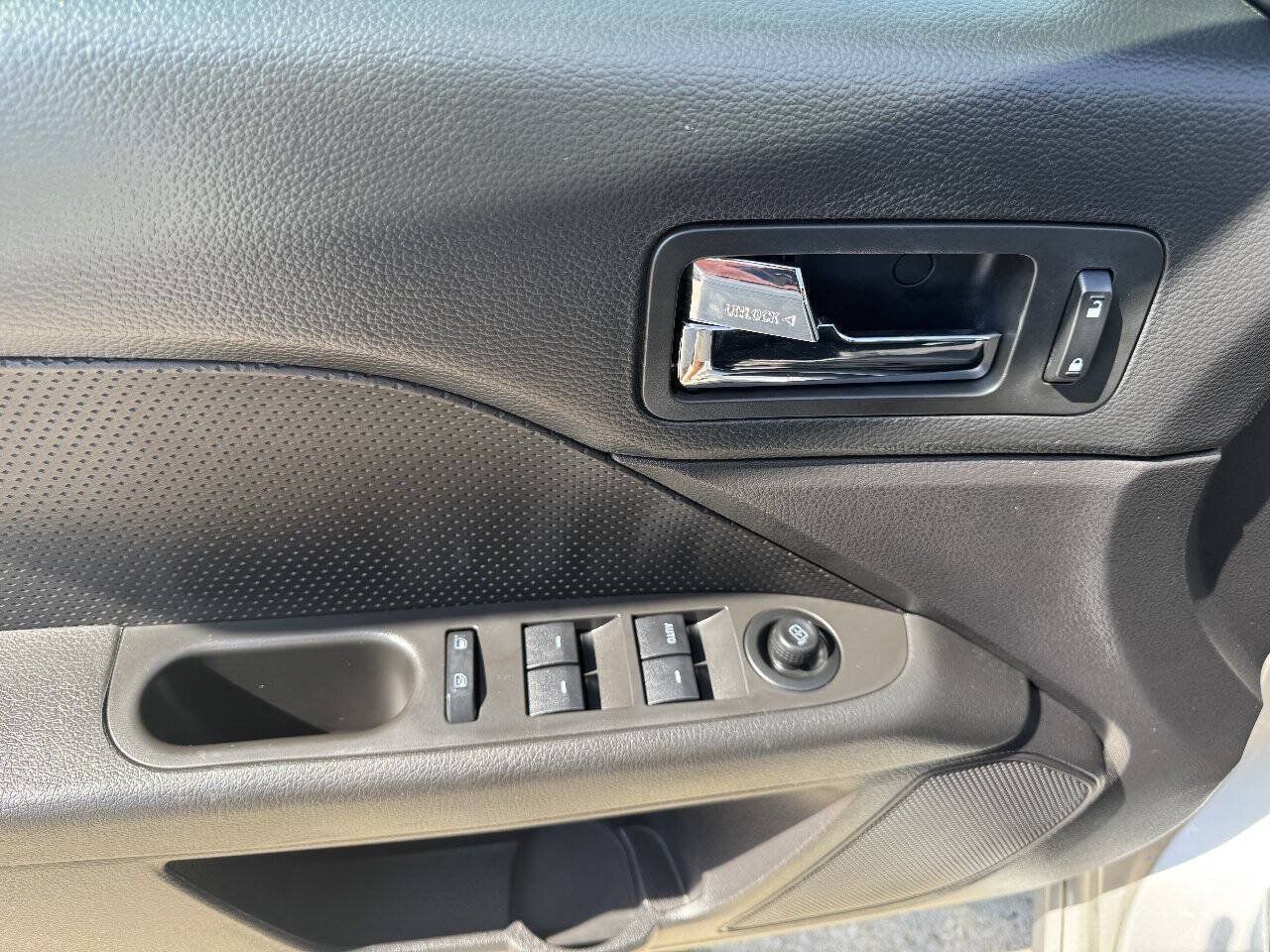 Used 2007 Ford Fusion SEL FWD image 13