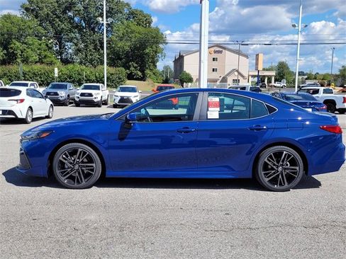 Used 2025 Toyota Camry XSE image 4