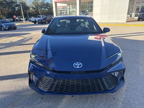 Used 2026 Toyota Camry SE image 2