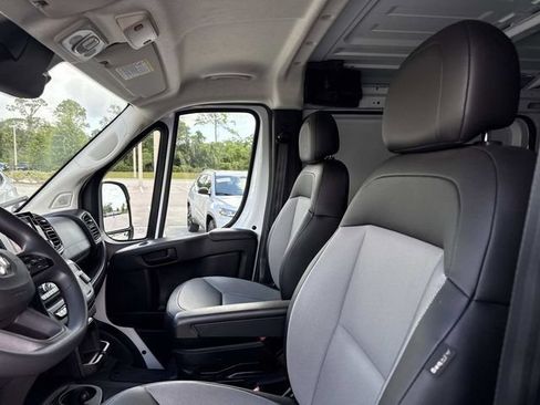 Used 2025 RAM ProMaster 2500 w/ Convenience Group FWD image 19