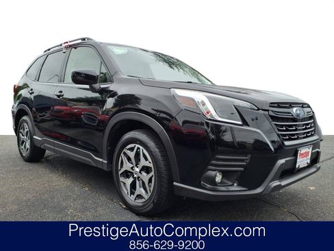 Used 2024 Subaru Forester Premium image 1