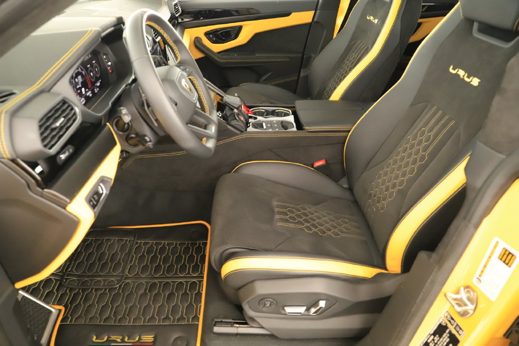 Used 2024 Lamborghini Urus S AWD/4WD image 25