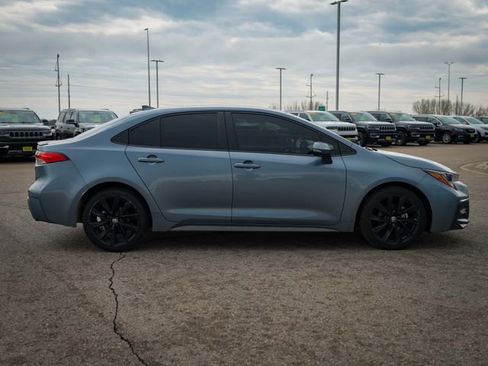Used 2022 Toyota Corolla SE image 5