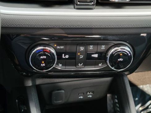 Used 2024 Chevrolet TrailBlazer LT w/ Convenience Package AWD/4WD image 27