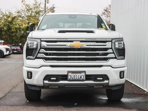 Used 2024 Chevrolet Silverado 2500 High Country w/ Technology Package image 2