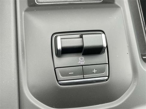 New 2026 GMC Sierra 2500 Denali Ultimate w/ LPO, Black Badging Package image 17