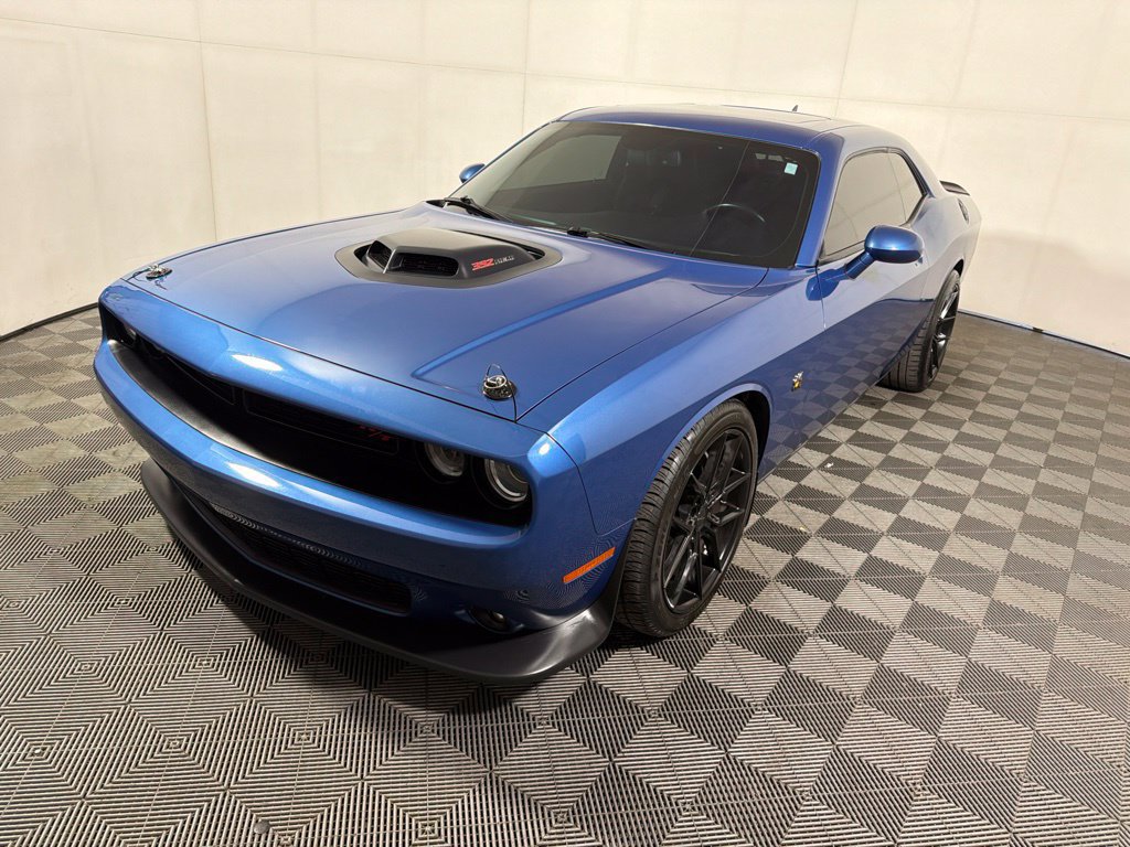 Used 2022 Dodge Challenger R/T Scat Pack w/ Shaker Package RWD image 4