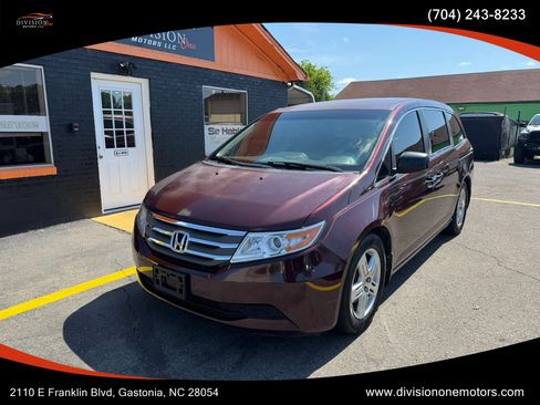 Used 2013 Honda Odyssey LX image 1