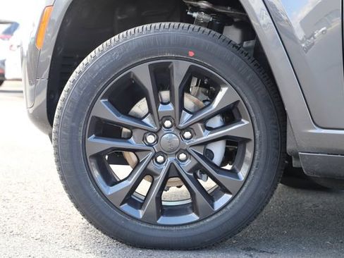 New 2026 Jeep Grand Cherokee Limited AWD/4WD image 8