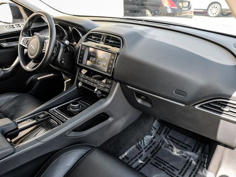 Used 2018 Jaguar F-PACE Prestige AWD/4WD image 12