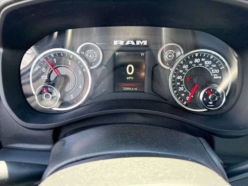 Used 2024 RAM 3500 Tradesman w/ Chrome Appearance Group AWD/4WD image 15