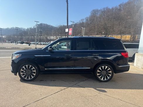Used 2021 Lincoln Navigator Reserve w/ Luxury Package image 4