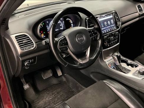 Used 2020 Jeep Grand Cherokee Altitude AWD/4WD image 16