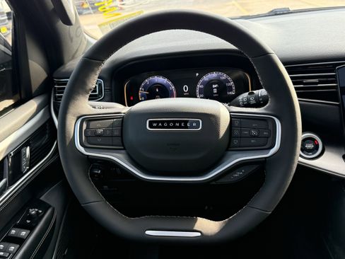 New 2025 Jeep Wagoneer L Series II image 21