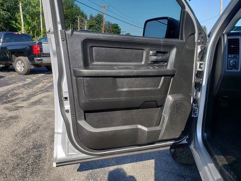 Used 2019 RAM 1500 Express AWD/4WD image 12