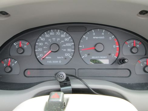 Used 2004 Ford Mustang Premium image 12