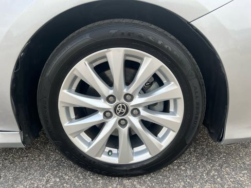 Used 2020 Toyota Camry LE image 30