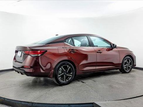 Used 2025 Nissan Sentra SV image 8