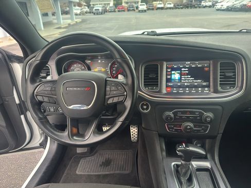 Used 2018 Dodge Charger R/T Scat Pack image 12