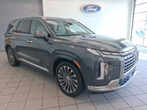 Used 2023 Hyundai Palisade Calligraphy image 1