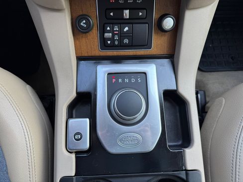 Used 2016 Land Rover LR4 HSE image 15