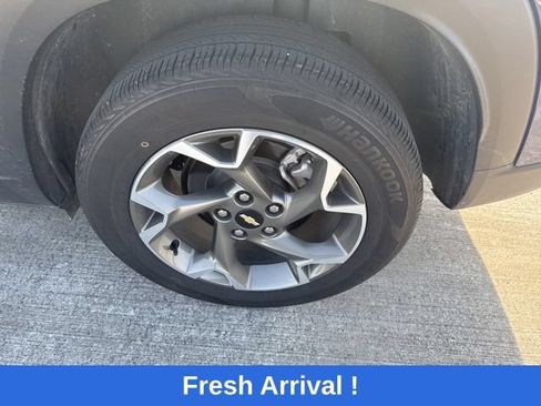 Used 2024 Chevrolet Trax LT FWD image 17
