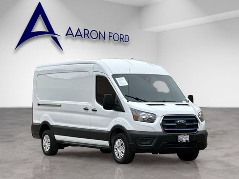 Used 2023 Ford E-Transit Medium Roof image 7