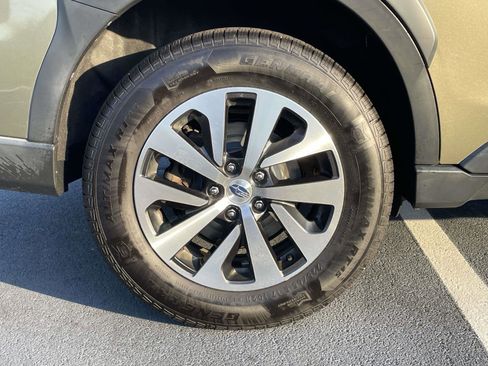 Used 2023 Subaru Outback Premium AWD/4WD image 9