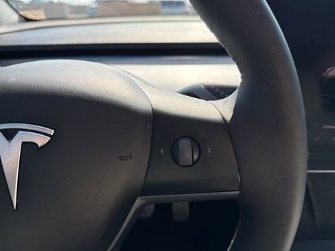 Used 2023 Tesla Model Y Performance AWD/4WD image 17