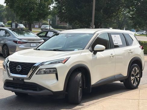 Used 2023 Nissan Rogue SV AWD/4WD image 3