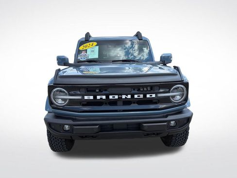 Used 2024 Ford Bronco Outer Banks AWD/4WD image 2