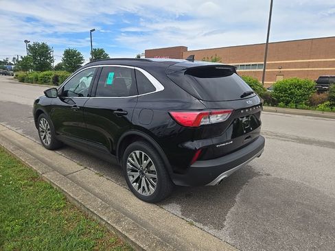 Used 2022 Ford Escape Titanium AWD/4WD image 4