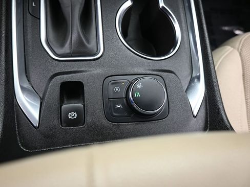 Certified 2023 Chevrolet Traverse LS image 27