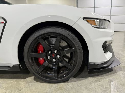 Used 2017 Ford Mustang Shelby GT350R w/ GT350R Equipment Group 920A RWD image 42