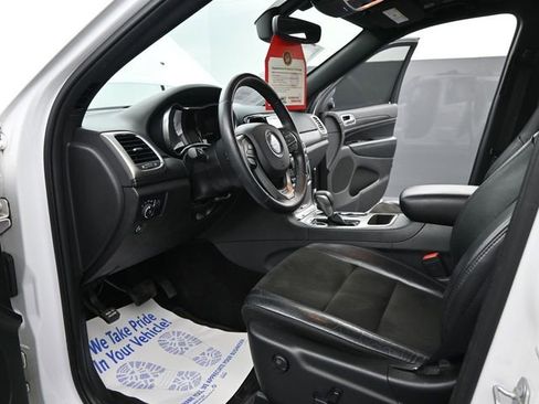 Used 2019 Jeep Grand Cherokee Altitude image 9