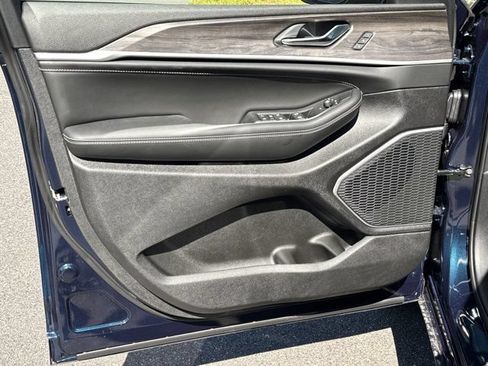 New 2027 Jeep Grand Cherokee Limited AWD/4WD image 10