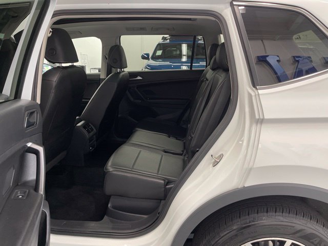 Used 2021 Volkswagen Tiguan SE w/ Panoramic Sunroof Package AWD/4WD image 8