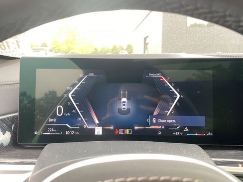 Used 2024 BMW X6 xDrive40i w/ Parking Assistance Package image 11