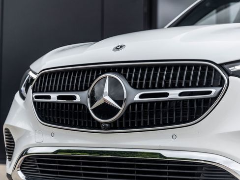 Used 2025 Mercedes-Benz GLC 300 image 14