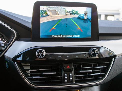 Used 2022 Ford Escape SEL image 25