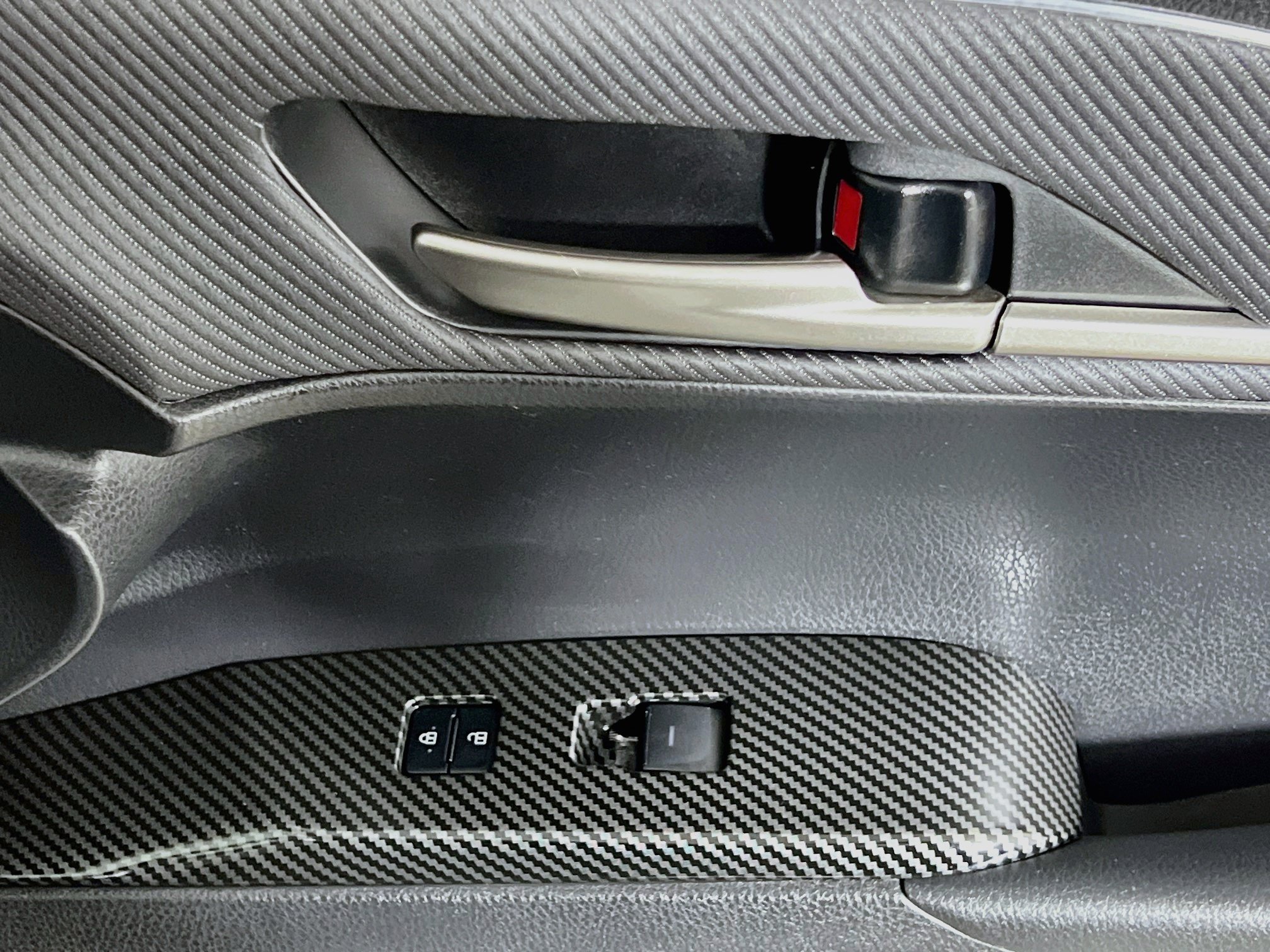 Used 2025 Toyota Camry SE FWD image 32